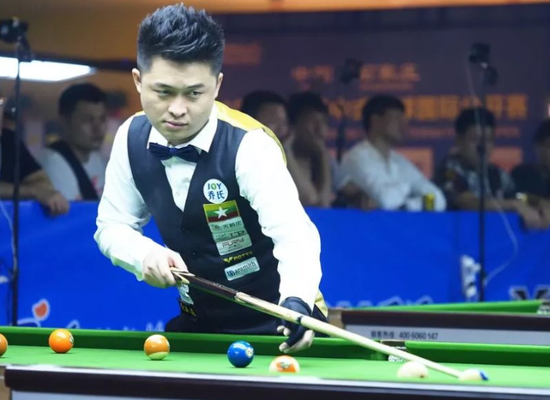 布克凭借自 布克凭借自