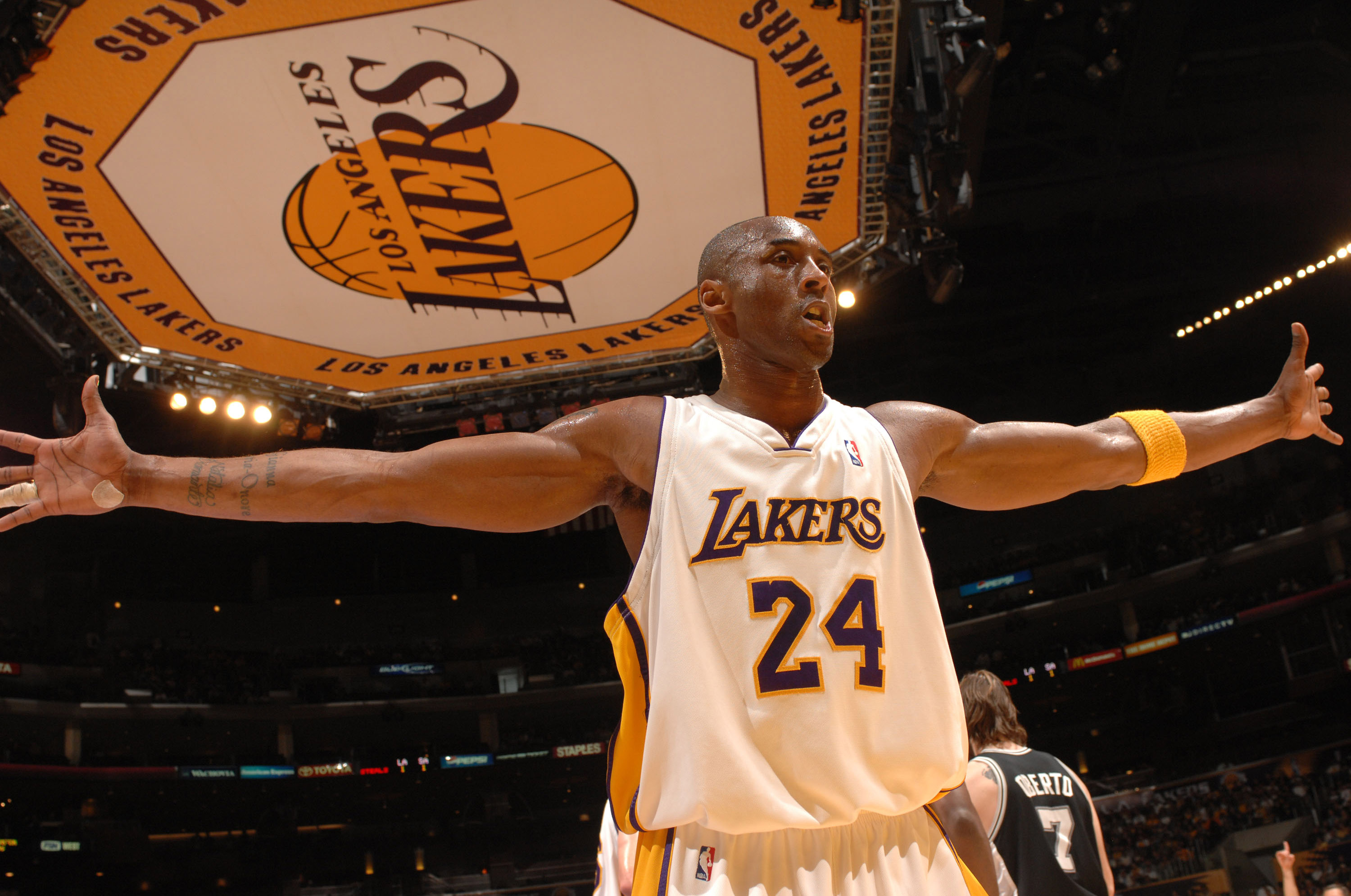 出对于网球 出对于网球