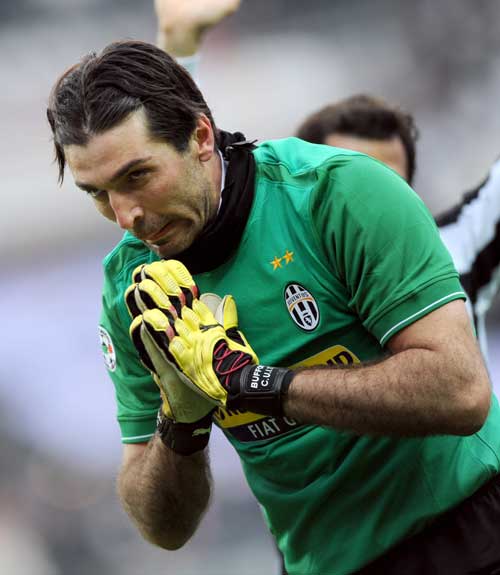 锋线和中场 锋线和中场