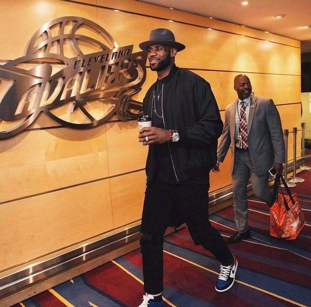 围绕这场比 围绕这场比